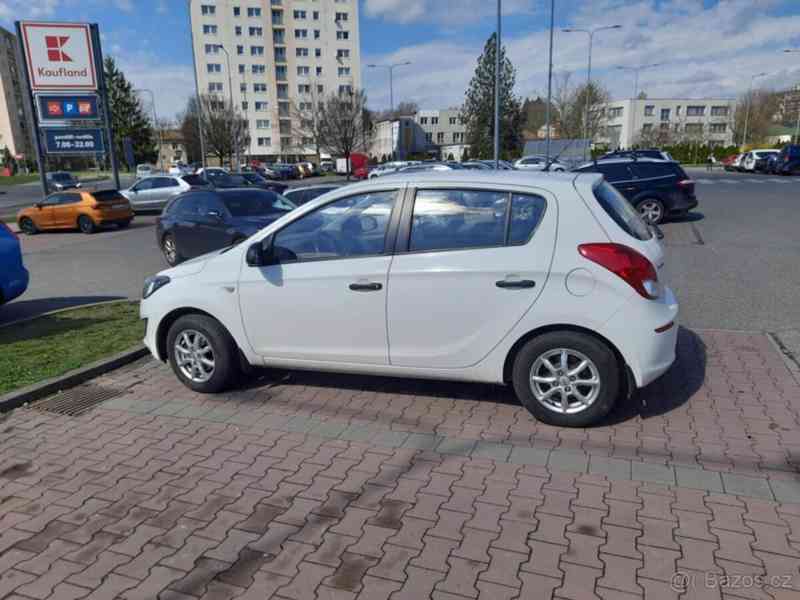 Hyundai i20 1,2 - foto 2