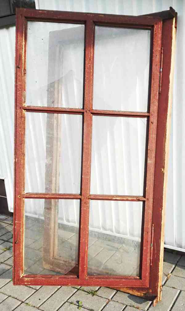 Starožitné dřevěné okno i s rámem - PRODÁNO - foto 4