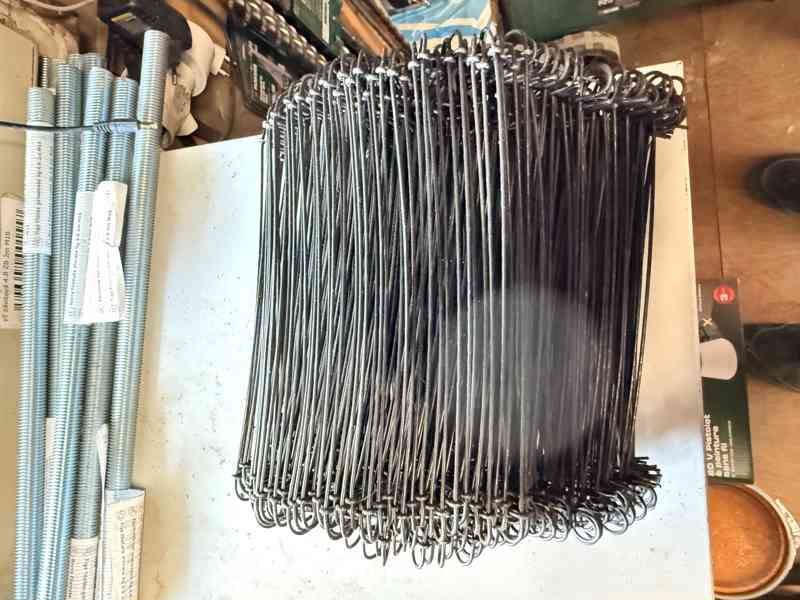 Armovací materiál – třmeny 10×10, drát a podložky - foto 9