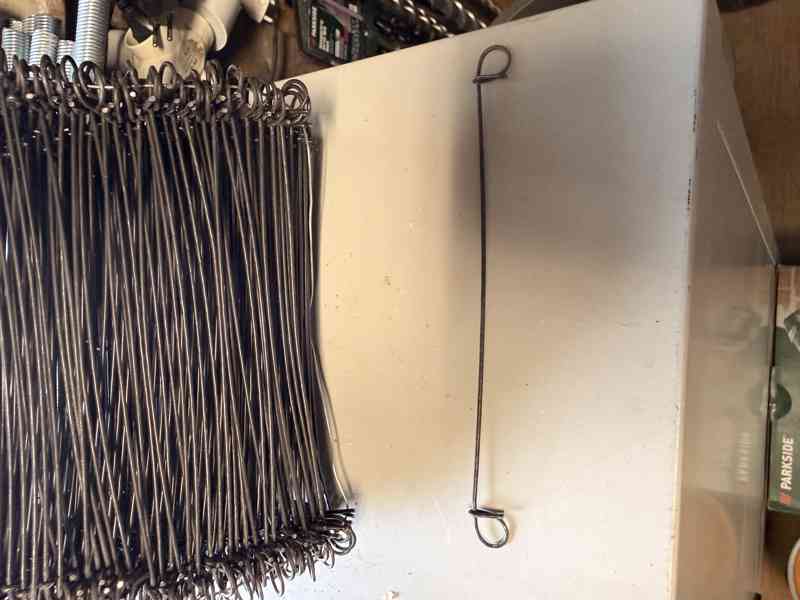 Armovací materiál – třmeny 10×10, drát a podložky - foto 10