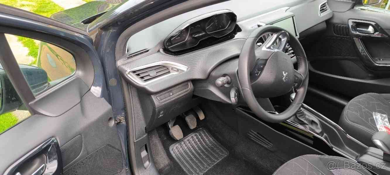 Peugeot 2008 1,2 - foto 7