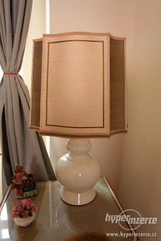 Stolní lampa z bílého porcelánu - foto 1