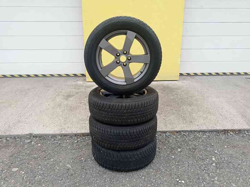 Kia Sorento 2.2 CRDi 4x4/7míst/PREMIUM/DPH - foto 48