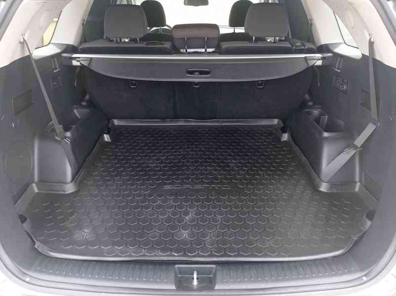 Kia Sorento 2.2 CRDi 4x4/7míst/PREMIUM/DPH - foto 17