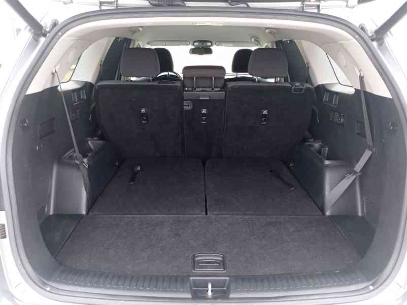 Kia Sorento 2.2 CRDi 4x4/7míst/PREMIUM/DPH - foto 19