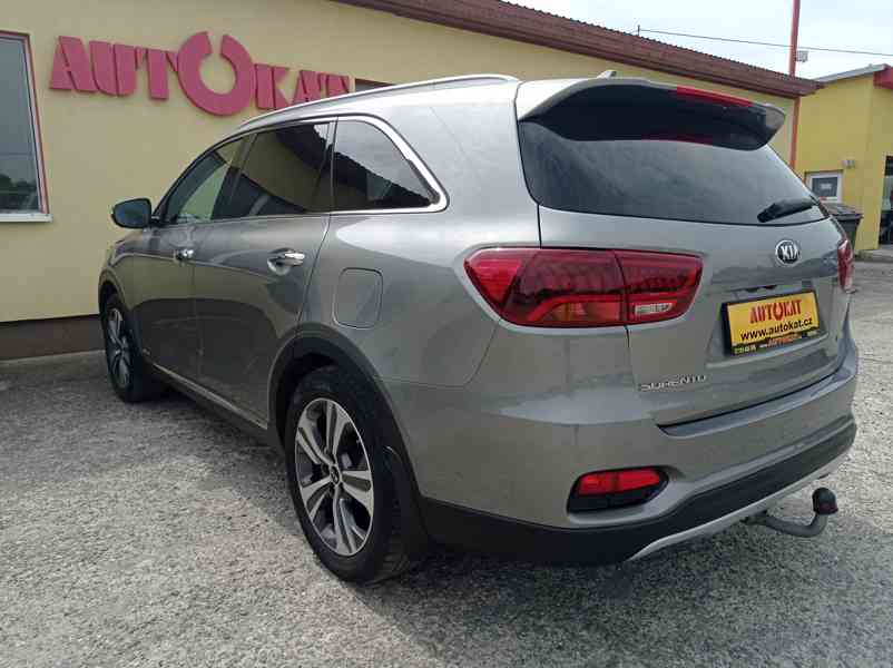 Kia Sorento 2.2 CRDi 4x4/7míst/PREMIUM/DPH - foto 5