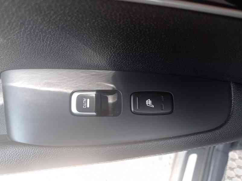 Kia Sorento 2.2 CRDi 4x4/7míst/PREMIUM/DPH - foto 13