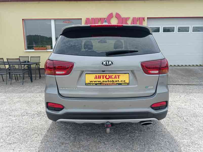 Kia Sorento 2.2 CRDi 4x4/7míst/PREMIUM/DPH - foto 4