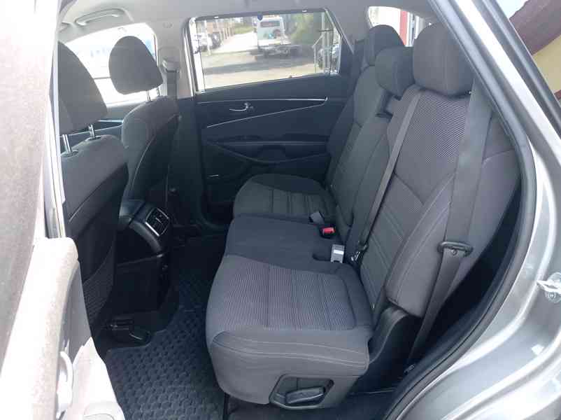 Kia Sorento 2.2 CRDi 4x4/7míst/PREMIUM/DPH - foto 14