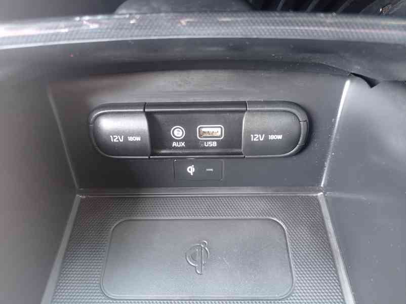 Kia Sorento 2.2 CRDi 4x4/7míst/PREMIUM/DPH - foto 44