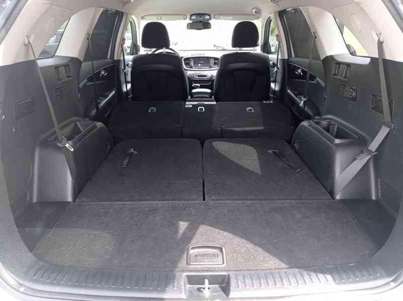 Kia Sorento 2.2 CRDi 4x4/7míst/PREMIUM/DPH - foto 20