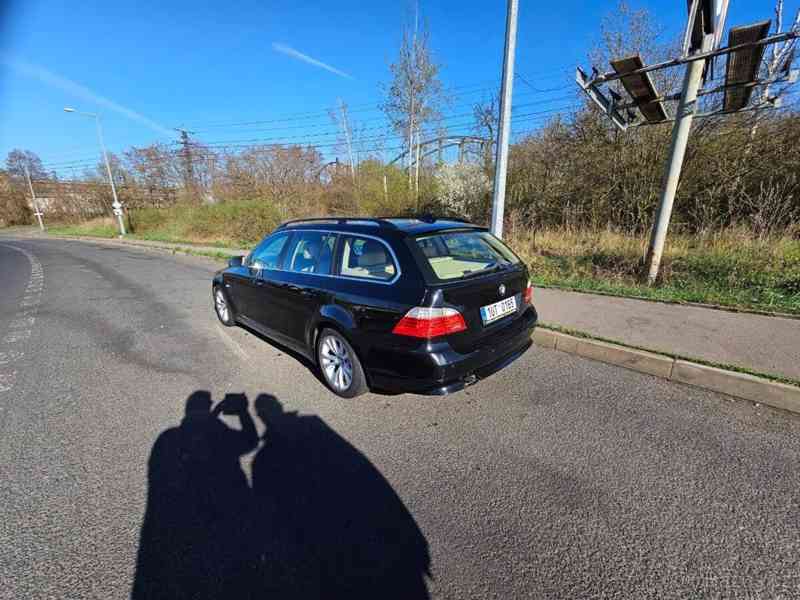 BMW Řada 5 3,0   E61 d 145 kW - foto 9