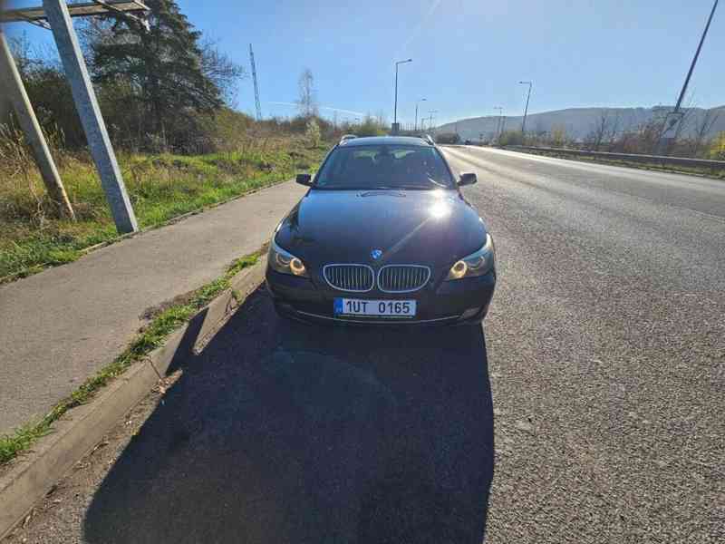 BMW Řada 5 3,0   E61 d 145 kW - foto 10
