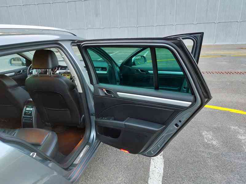 Škoda Superb Combi 2.0 TDi, 125 kW, DSG - foto 7