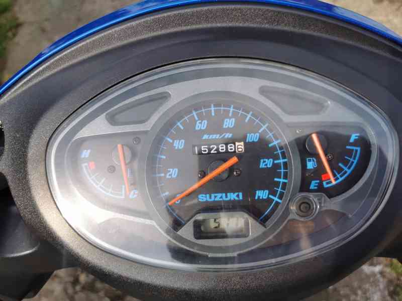 Skútr Suzuki Sixteen 125 - foto 12