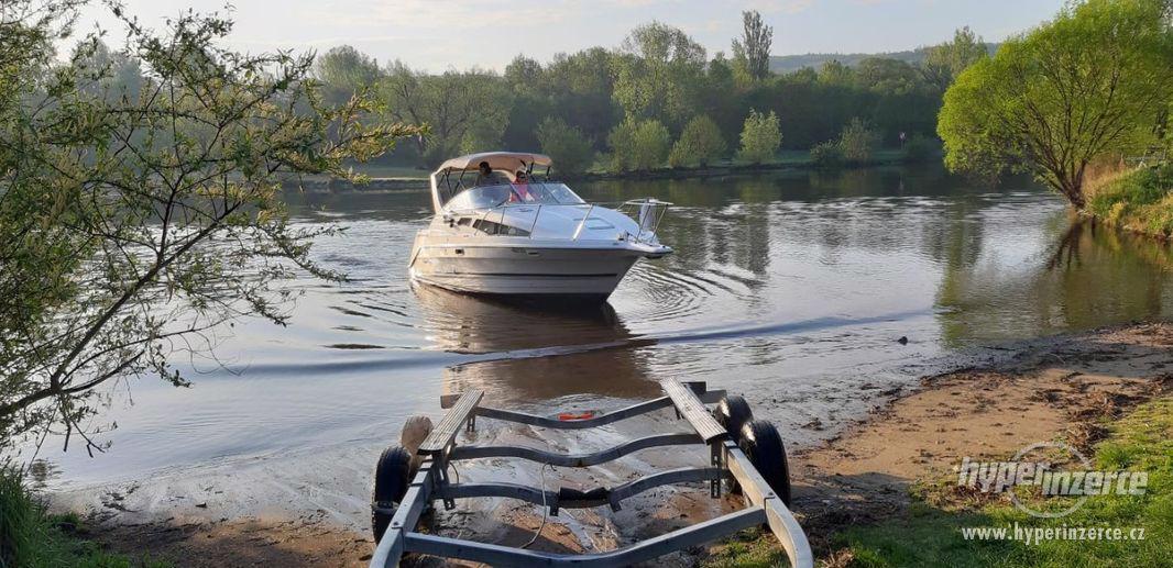 Motorový člun kajutový Bayliner 2855 ST Ciera - foto 6