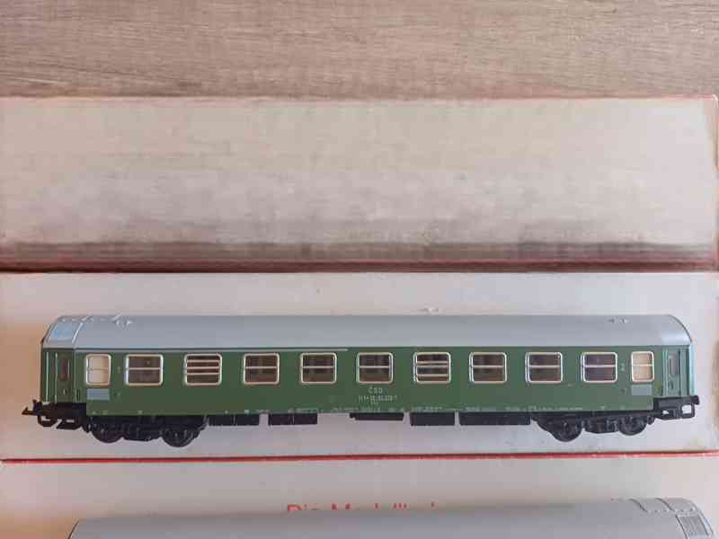 Rychlíkové osobní a jídelní vozy ČSD. TT - foto 2