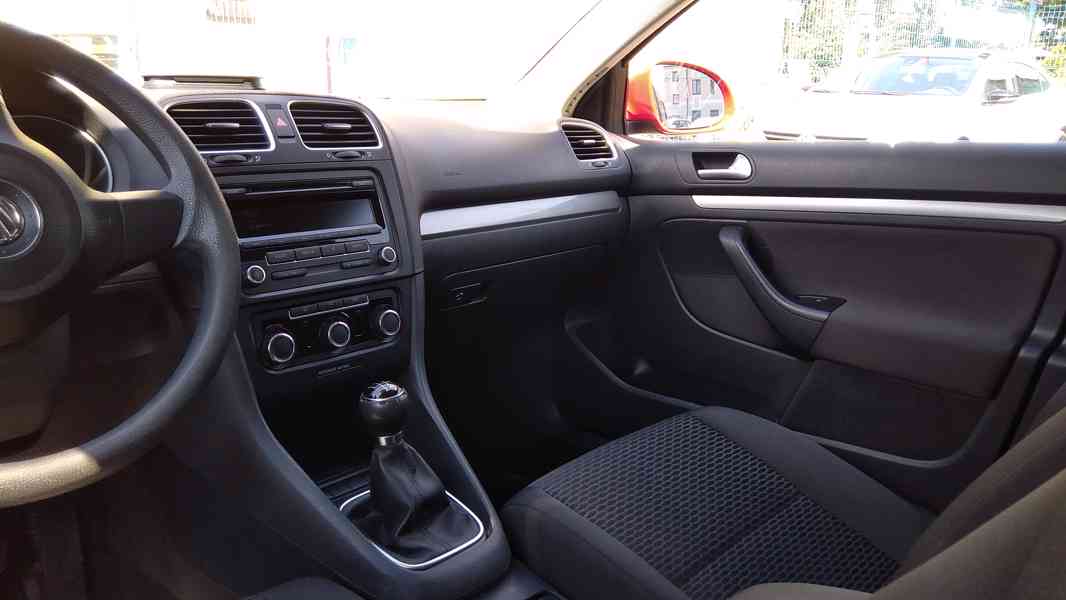 VOLKSWAGEN Golf Variant 1,6TDI Comfortline 77kw ČR - foto 20