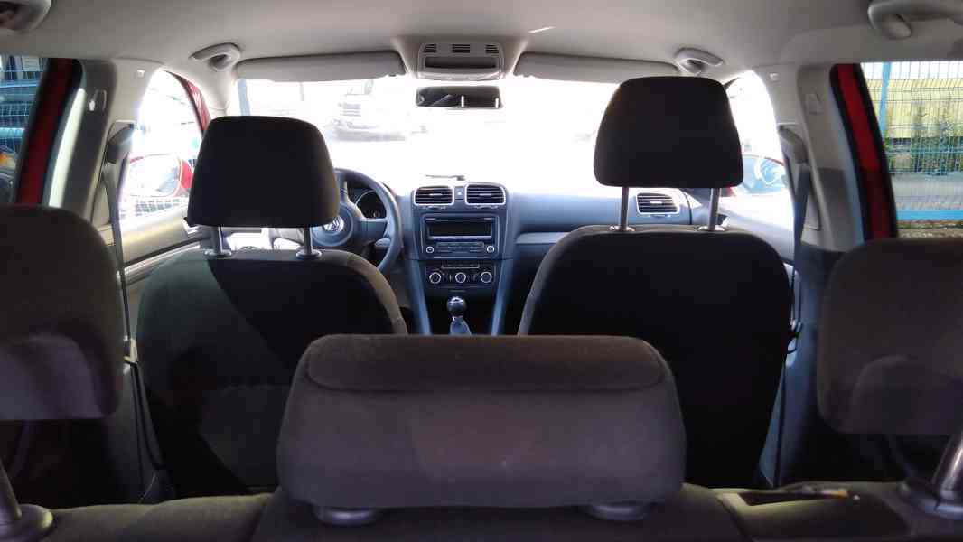 VOLKSWAGEN Golf Variant 1,6TDI Comfortline 77kw ČR - foto 24