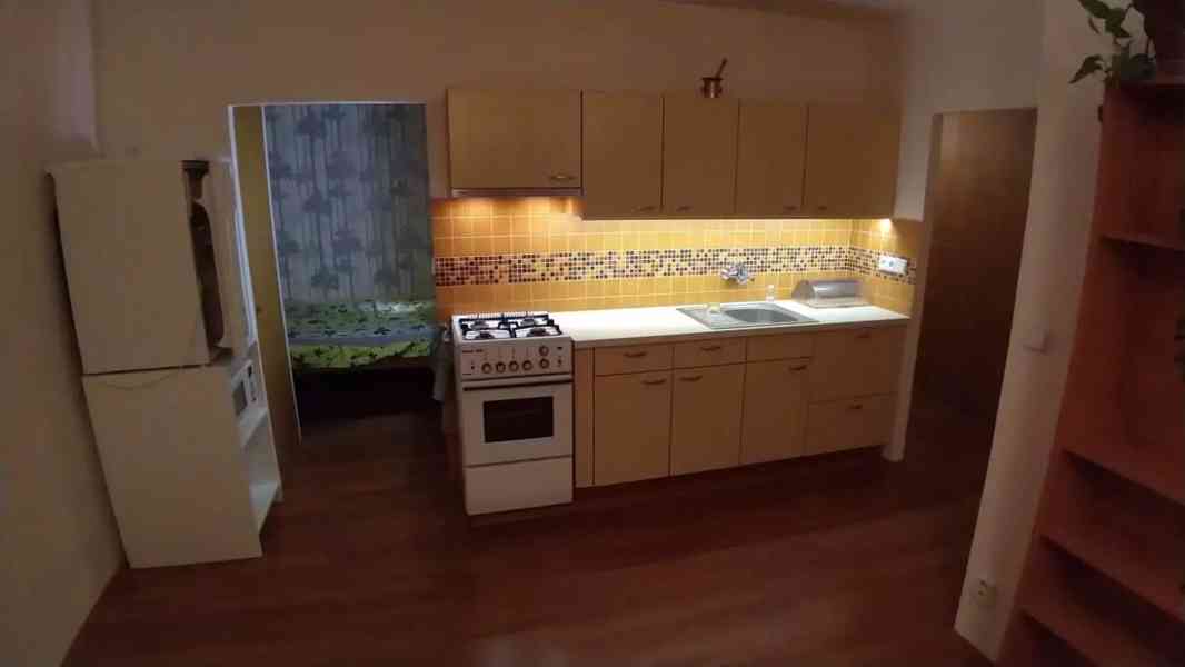 Pronájem bytu 2+kk 50 m² - foto 3