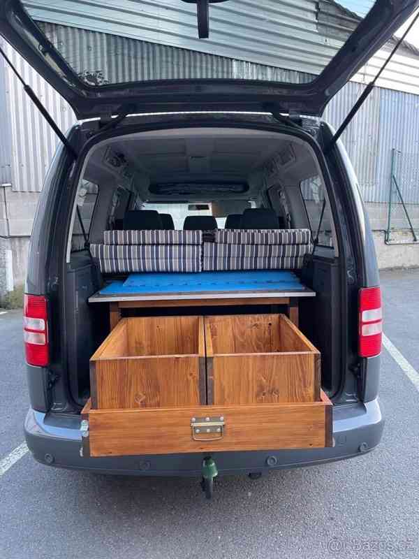 Volkswagen Caddy 1,6   Maxi 7 míst + kempovací vestav - foto 11