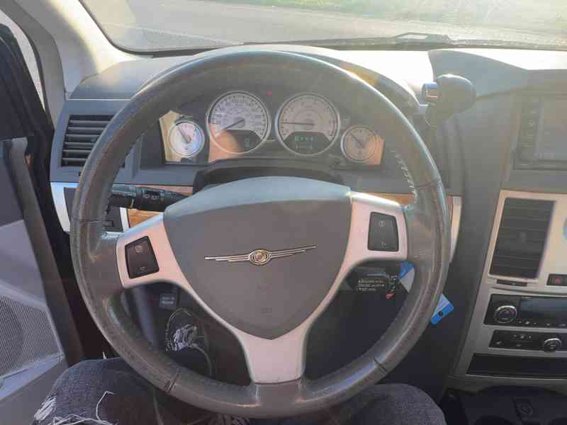 Chrysler Grand Voyager 3,8 V6 LPG Limited 2008 - foto 19