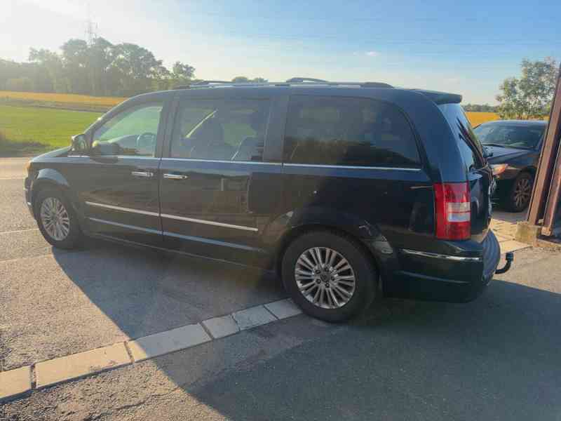Chrysler Grand Voyager 3,8 V6 LPG Limited 2008 - foto 3