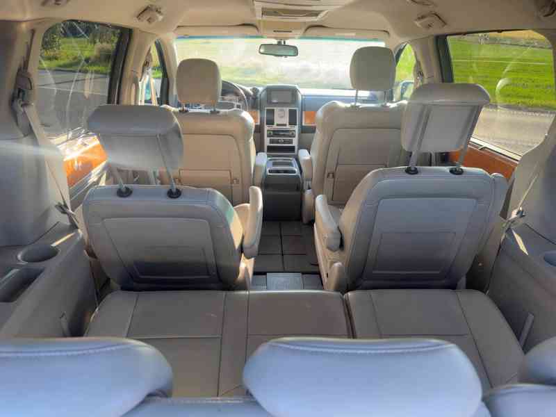 Chrysler Grand Voyager 3,8 V6 LPG Limited 2008 - foto 8