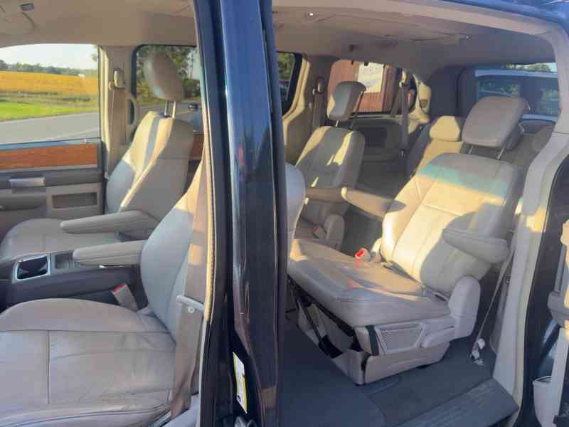 Chrysler Grand Voyager 3,8 V6 LPG Limited 2008 - foto 14