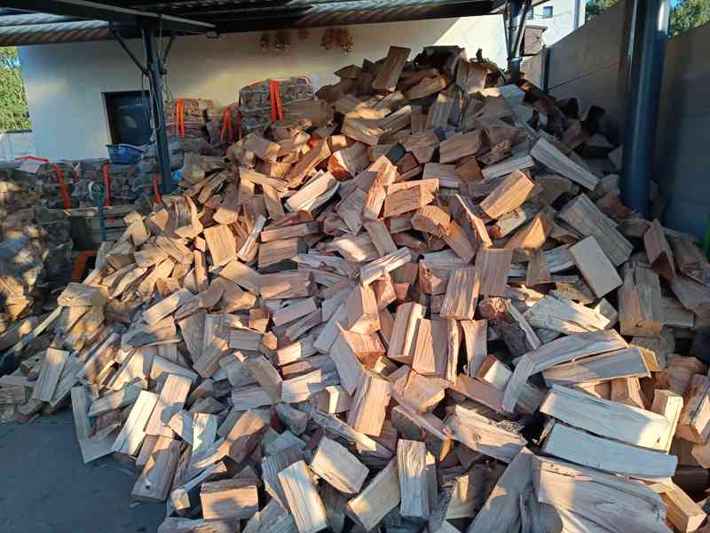 SUCHÉ bukové dřevo v pytlích - na topení nebo do udírny - foto 4