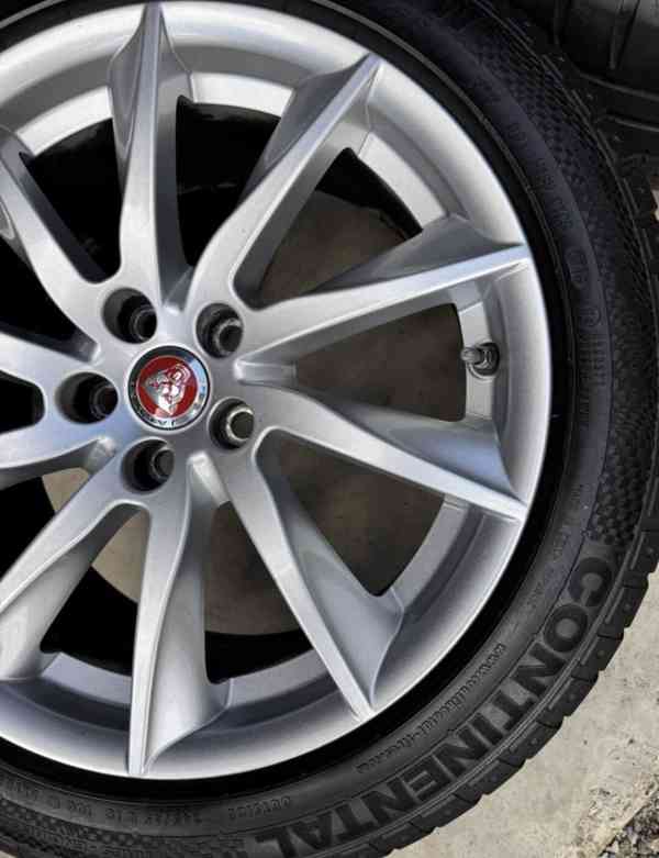 Wheel Type: Genuine Jaguar F-Type 18" Vela alloy wheel, pote