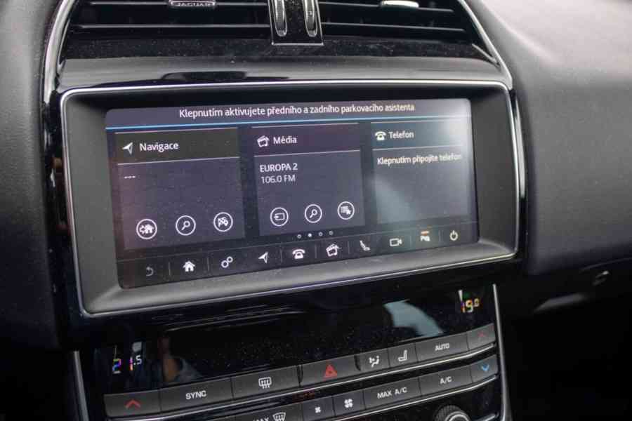 Jaguar XE 2.0 I4P R-Sport AT - foto 16