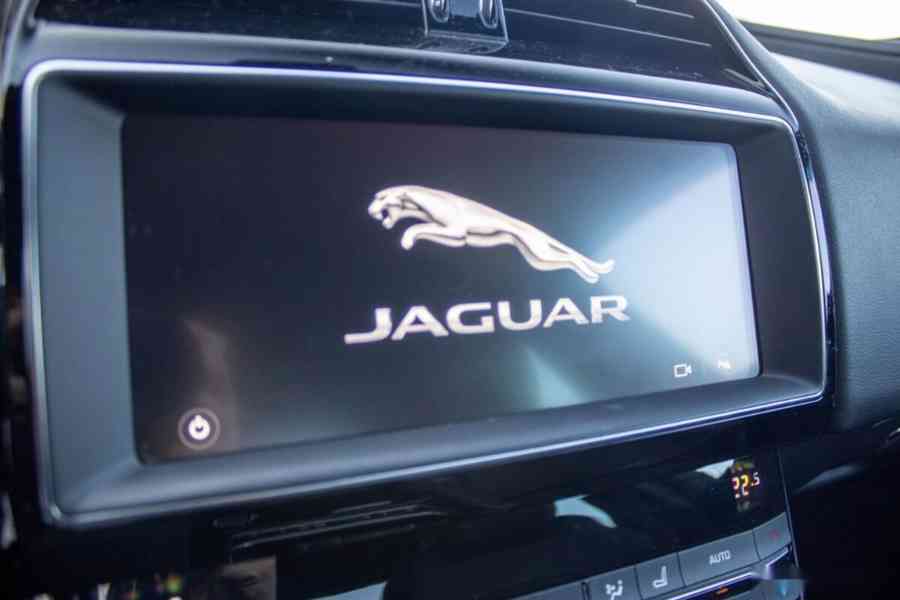 Jaguar XE 2.0 I4P R-Sport AT - foto 15