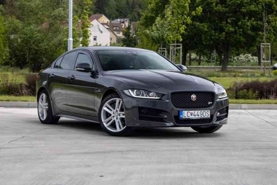 Jaguar XE 2.0 I4P R-Sport AT - foto 4
