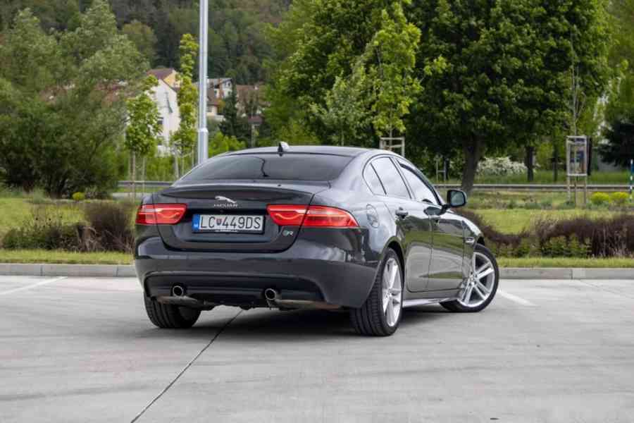 Jaguar XE 2.0 I4P R-Sport AT - foto 8