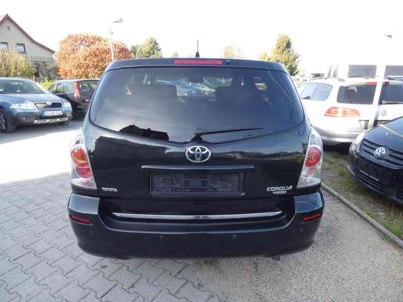 Toyota Corolla Verso 1.8i benzín 7 míst 95kw - foto 6