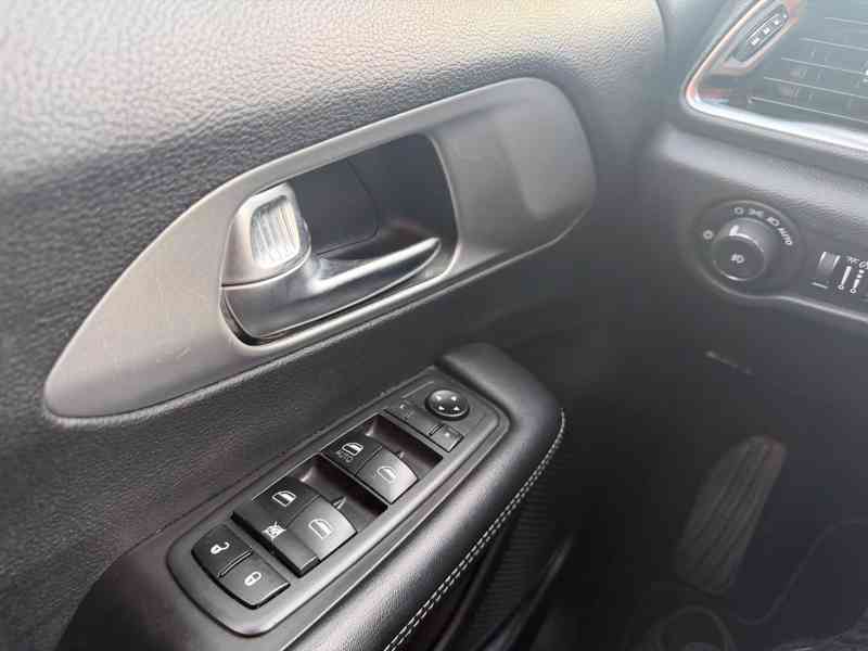 Chrysler Pacifica 3,6 Pentastar S Radar 360 2019 - foto 20