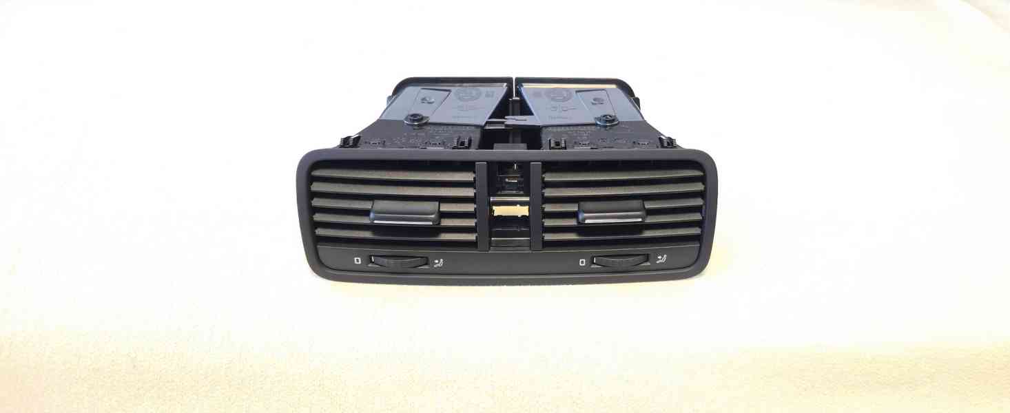 ZÁNOVNÍ výdech topení středový Škoda Yeti 5L0820951 - foto 1