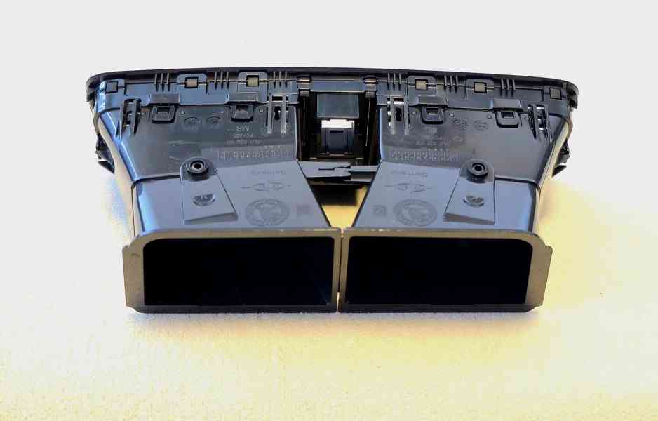 ZÁNOVNÍ výdech topení středový Škoda Yeti 5L0820951 - foto 6