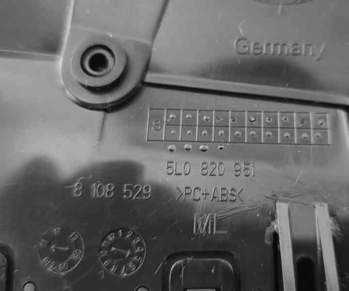 ZÁNOVNÍ výdech topení středový Škoda Yeti 5L0820951 - foto 10