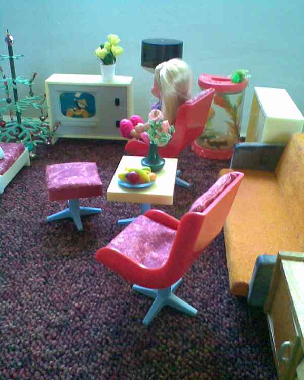 Retro domeček, nábyteček, panenky - foto 23