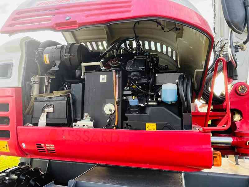 Kolové rypadlo Takeuchi TB295W (Možnost leasingu) - foto 10
