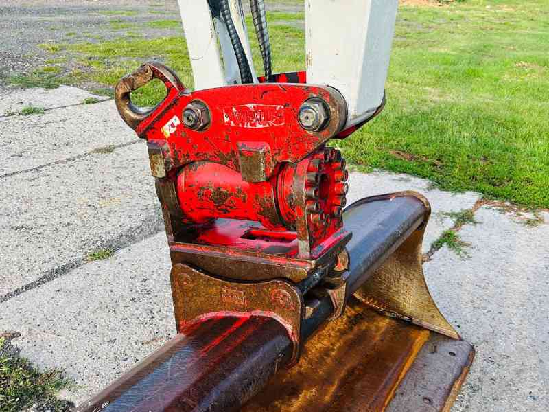 Kolové rypadlo Takeuchi TB295W (Možnost leasingu) - foto 8