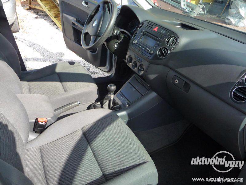 Volkswagen Golf Plus 1.9, nafta, rok 2005 - foto 15