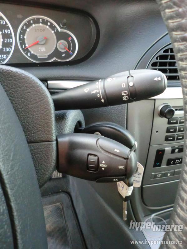 Citroën C5 kombi 2.0HDi 100kW,klima,serviska,ALU,tažné - foto 17
