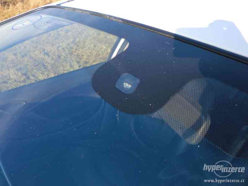 Citroën C5 kombi 2.0HDi 100kW,klima,serviska,ALU,tažné - foto 18
