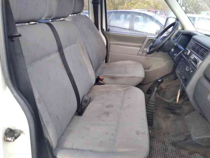VOLKSWAGEN TRASNPORTÉR T4 2.5 TDI 6 MÍST - foto 10