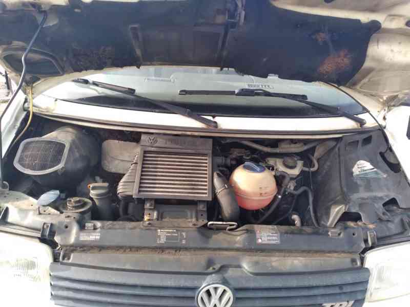 VOLKSWAGEN TRASNPORTÉR T4 2.5 TDI 6 MÍST - foto 23