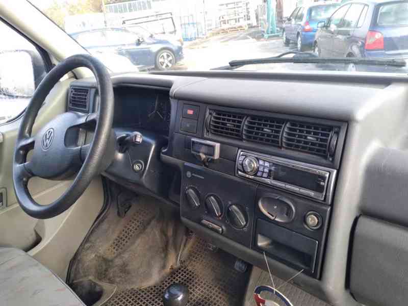 VOLKSWAGEN TRASNPORTÉR T4 2.5 TDI 6 MÍST - foto 13
