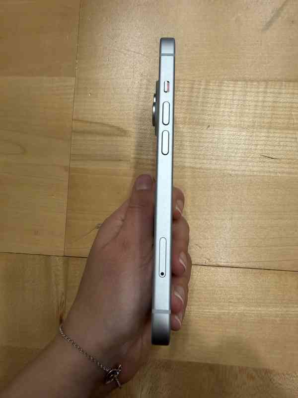 iPhone 15 256GB modrý - foto 5